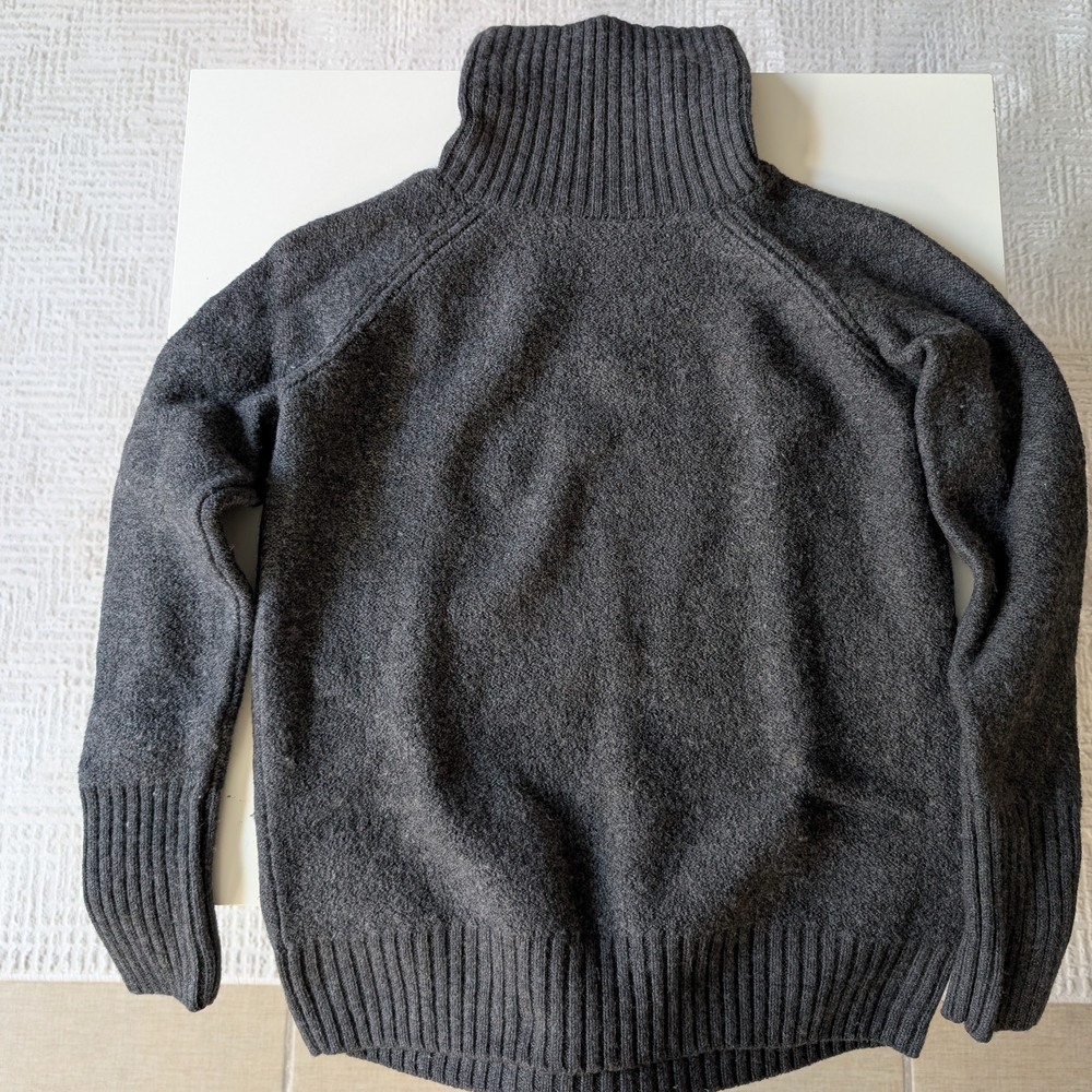 Icebreaker 100% Wool Turtleneck Sweater (XS)